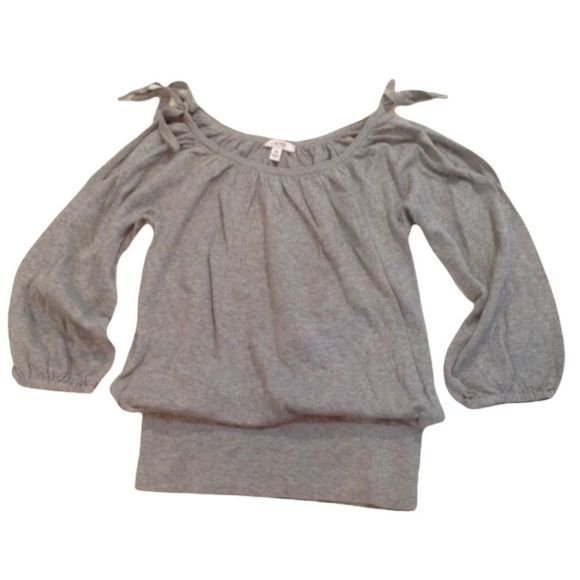 Cache Tops - Cache Heather Gray 100% Cotton Cold Shoulder Top